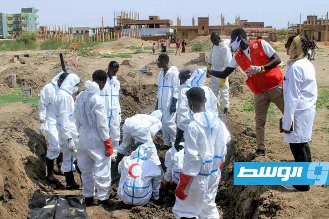 في سكون الخرطوم.. عائلات سودانية تنجح في استعادة رفات أبنائها من المدافن العشوائية وإعادة دفنها. في سكون الخرطوم.. عائلات سودانية تنجح في استعادة رفات أبنائها من المدافن العشوائية وإعادة دفنها.