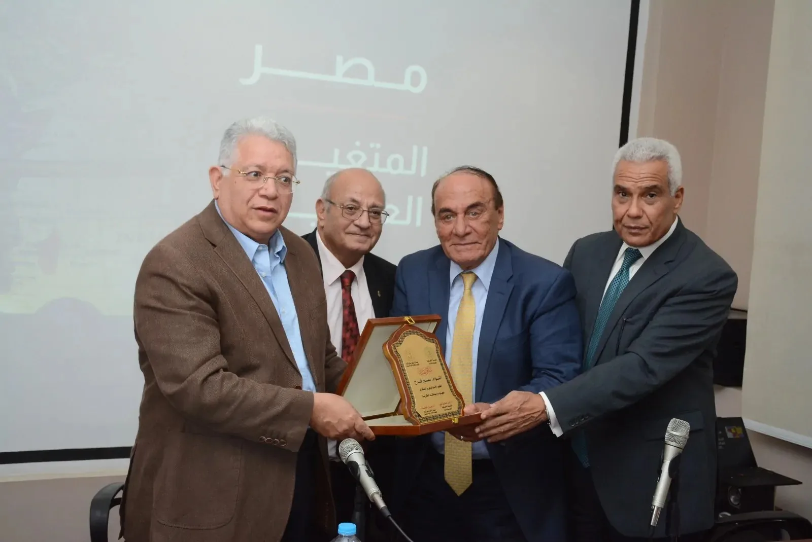 في ندوة فكرية.. اللواء سمير فرج: “الرئيس السيسي يواجه تحديات صعبة وموقفه تجاه فلسطين شجاع” في ندوة فكرية.. اللواء سمير فرج: “الرئيس السيسي يواجه تحديات صعبة وموقفه تجاه فلسطين شجاع”