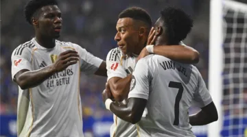 فيديو | تصرف مفاجئ من فينيسيوس خلال مباراة ريال مدريد وأوفييدو.. تفسيرات متعددة ومبابي يساعده