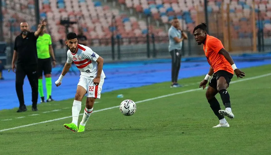 فيديو.. لاعبان من الزمالك يحثان عبد القادر فيديو.. لاعبان من الزمالك يحثان عبد القادر