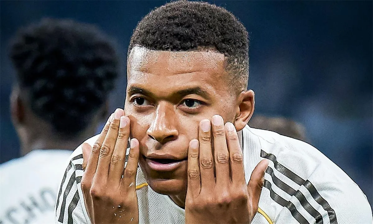 فيديو | هدف ثاني لريال مدريد ضد ريال أوفييدو بفضل خطأ من هيثم حسن يحقق لمبابي التهديف. فيديو | هدف ثاني لريال مدريد ضد ريال أوفييدو بفضل خطأ من هيثم حسن يحقق لمبابي التهديف.