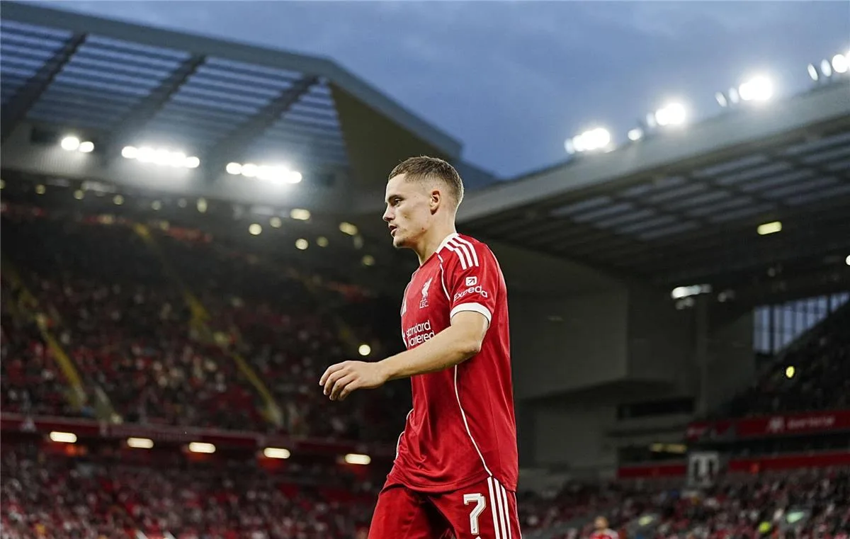 فيرتز يعبّر عن آماله مع ليفربول ويؤكد: لن يؤثر علي كوني أغلى لاعب في تاريخ الدوري الإنجليزي. فيرتز يعبّر عن آماله مع ليفربول ويؤكد: لن يؤثر علي كوني أغلى لاعب في تاريخ الدوري الإنجليزي.