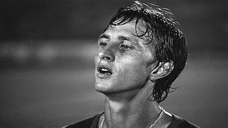 “فيلسوف ونمر داكن”.. 15 قصة لأساطير كرة القدم على مر العصور
