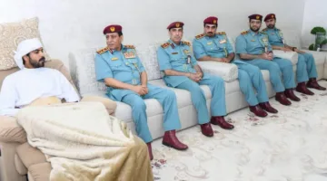 قائد شرطة رأس الخيمة يزور منتسباً تعرض لحادث للاطمئنان عليه