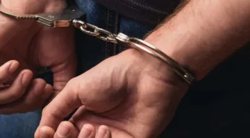 قام بسرقة الدراجات النارية من داخل المباني في صور وبيعها في مخيم الرشيدية