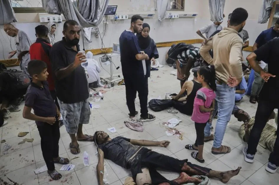 قتلى وجرحى جراء انقلاب شاحنة مساعدات على المحتاجين في غزة قتلى وجرحى جراء انقلاب شاحنة مساعدات على المحتاجين في غزة