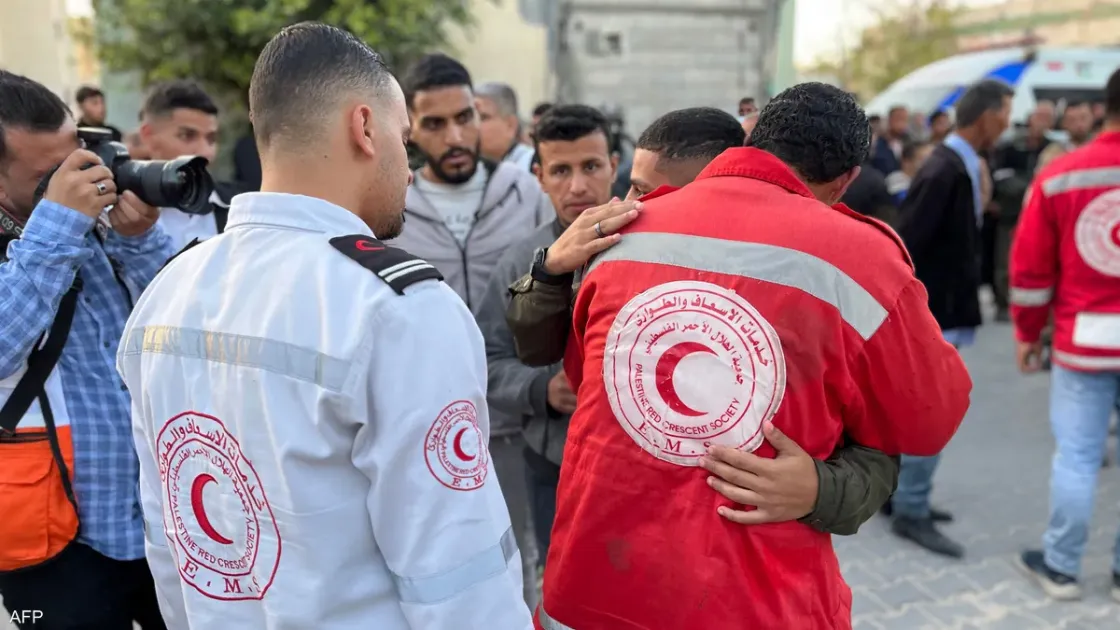 قتيل ومصابون جراء قصف إسرائيلي لمقر الهلال الأحمر في غزة قتيل ومصابون جراء قصف إسرائيلي لمقر الهلال الأحمر في غزة