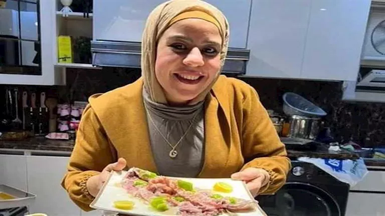 قرار حديث ضد المدونة “أم مكة” بسبب اتهامها بنشر محتوى غير لائق.