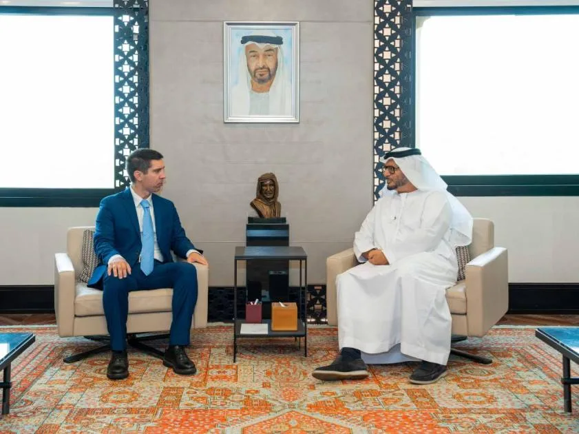 قرقاش يتناول سبل التعاون مع وزير الخارجية من مولدوفا قرقاش يتناول سبل التعاون مع وزير الخارجية من مولدوفا