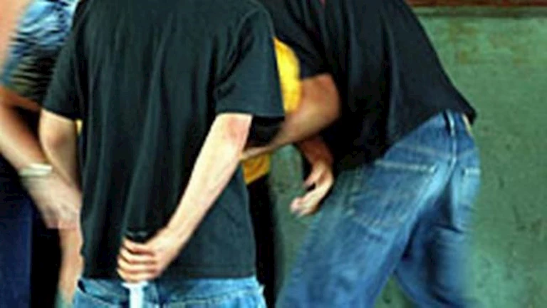 قصة شاب أصبحت حياته جحيمًا في الخصوص قصة شاب أصبحت حياته جحيمًا في الخصوص
