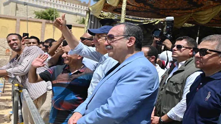 قناطر ديروط الجديدة: سويلم يؤكد على تحسين ري 1.60 مليون فدان في الصعيد قناطر ديروط الجديدة: سويلم يؤكد على تحسين ري 1.60 مليون فدان في الصعيد