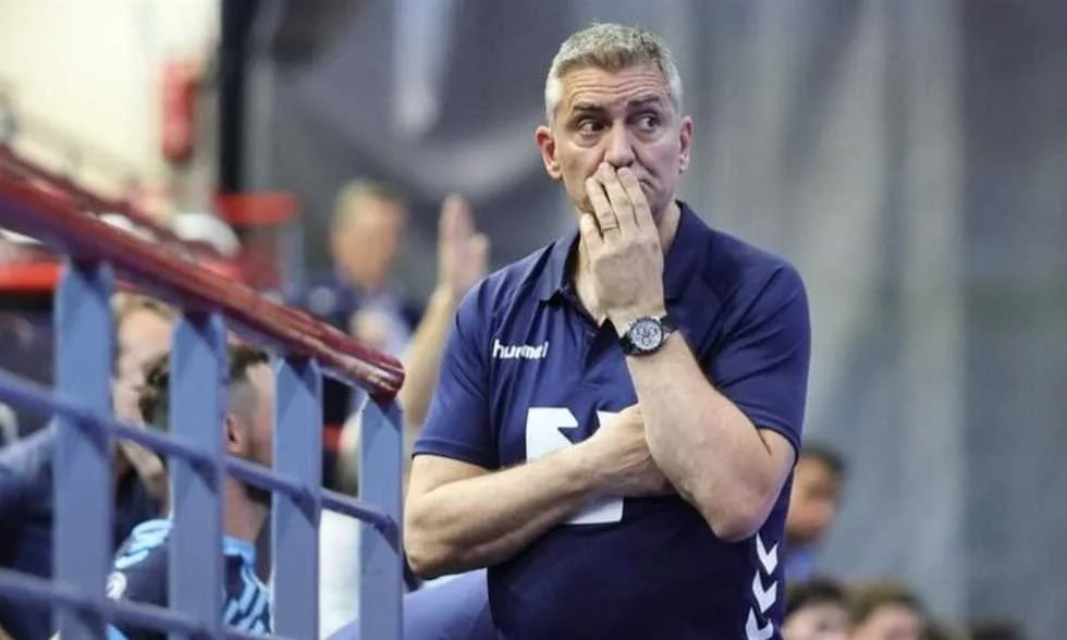 كرة يد – بسبب الوضع الصحي.. مدرب المنتخب الوطني يشرف على تدريب الناشئين