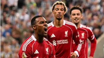 كريستال بالاس يفاوض نجماً من ليفربول للتعاقد معه