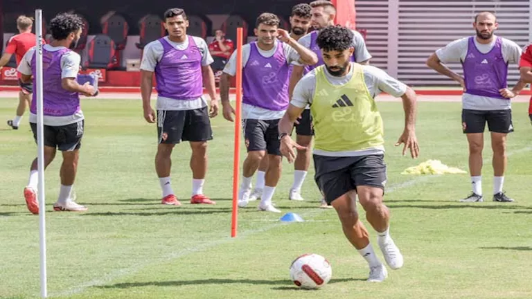كواليس تدريبات الأهلي اليوم: جلسة ريبيرو ووجود الخطيب استعداداً للمواجهة كواليس تدريبات الأهلي اليوم: جلسة ريبيرو ووجود الخطيب استعداداً للمواجهة