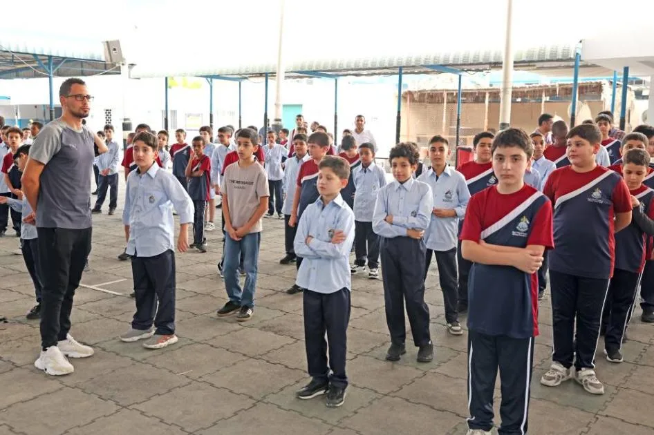 كيف ألقى الطلاب آذانهم لكلمة رئيس الدولة بمناسبة بدء العام الدراسي الجديد؟ كيف ألقى الطلاب آذانهم لكلمة رئيس الدولة بمناسبة بدء العام الدراسي الجديد؟