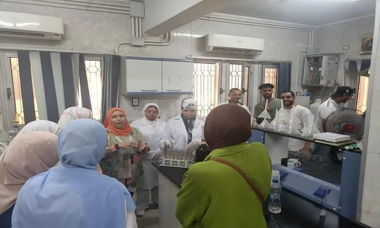 لتعزيز الجانب العملي والتطبيقي.. “مياه الفيوم” تستضيف طلاب كلية الزراعة لتعزيز الجانب العملي والتطبيقي.. “مياه الفيوم” تستضيف طلاب كلية الزراعة
