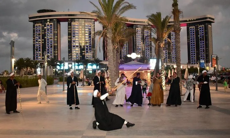 للأسبوع الثاني على التوالي… استمرار فعاليات “ليالينا في العلمين” مع إقبال جماهيري واسع للأسبوع الثاني على التوالي… استمرار فعاليات “ليالينا في العلمين” مع إقبال جماهيري واسع