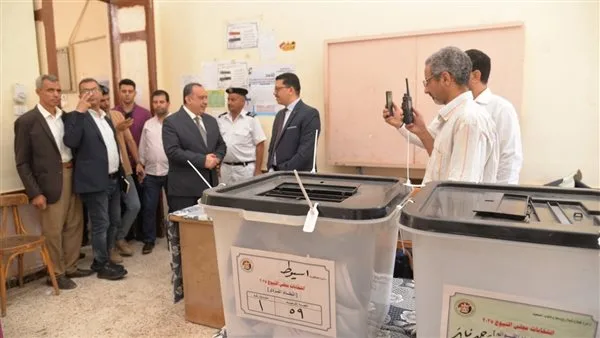 لليوم الثاني، محافظ أسيوط يستمر في زياراته الميدانية لمراكز الاقتراع.