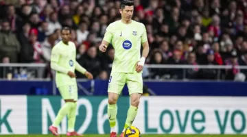 ليفاندوفسكي قد يفقد موقعه في تشكيل برشلونة