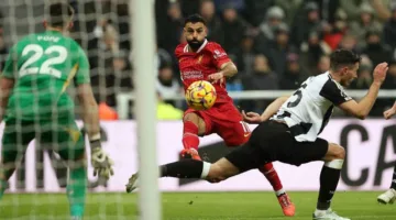 ليفربول يتفوق على نيوكاسل يونايتد بهدف واحد في الشوط الأول