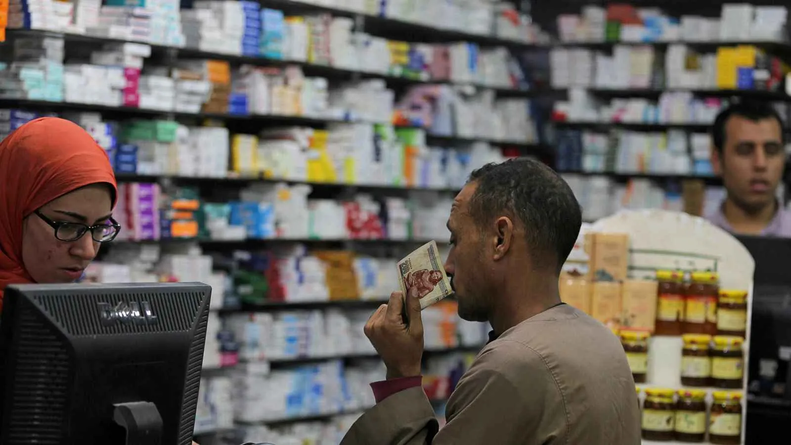 ما الذي أدى إلى ارتفاع إنفاق المصريين على الأدوية لمستويات غير مسبوقة في 2025؟ ما الذي أدى إلى ارتفاع إنفاق المصريين على الأدوية لمستويات غير مسبوقة في 2025؟