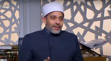 ما هو الحكم بشأن أداء ركعة إضافية في صلاة السنة؟ وهل يسمح بتغيير النية أثناء الصلاة؟