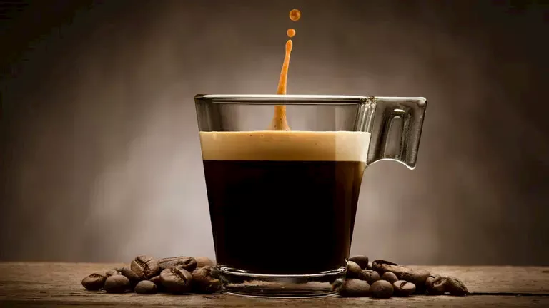 ما هي المخاطر الناتجة عن استهلاك كميات كبيرة من القهوة سريعة التحضير؟ ما هي المخاطر الناتجة عن استهلاك كميات كبيرة من القهوة سريعة التحضير؟
