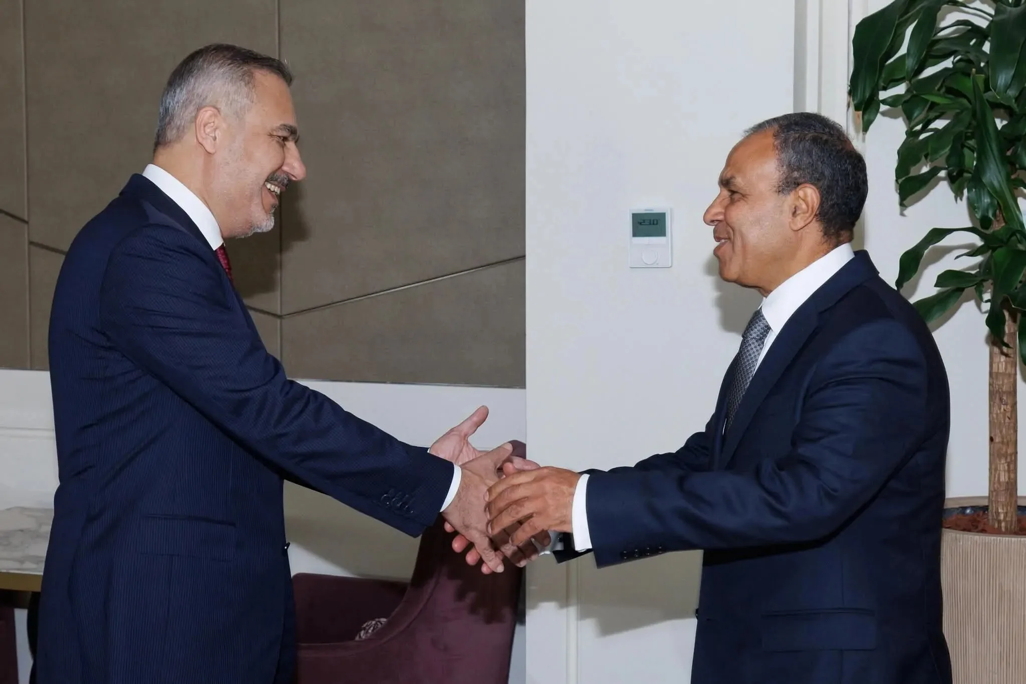 مباحثات مصرية تركية في جدة لتعزيز التعاون الثنائي والتنسيق الإقليمي بشأن الأزمات في المنطقة.
