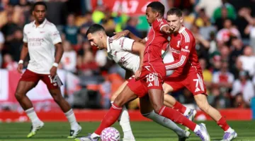 مباشر: مباراة الدوري الإنجليزي بين ليفربول وأرسنال (0-0) – فرصة ضائعة للريدز!