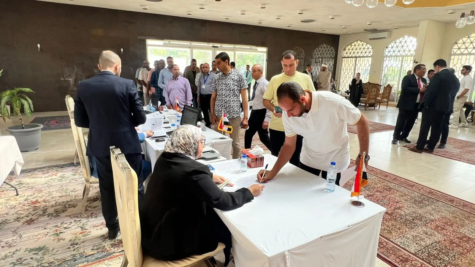 مجلس الشباب المصري: أكثر من 5000 متطوع لمراقبة انتخابات الشيوخ في الخارج، والسعودية والكويت تتصدران القائمة. مجلس الشباب المصري: أكثر من 5000 متطوع لمراقبة انتخابات الشيوخ في الخارج، والسعودية والكويت تتصدران القائمة.