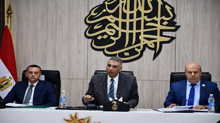 محافظ أسوان: لن نسمح بحدوث أي ضرر لأي جهة في تنفيذ قانون الإيجار القديم محافظ أسوان: لن نسمح بحدوث أي ضرر لأي جهة في تنفيذ قانون الإيجار القديم