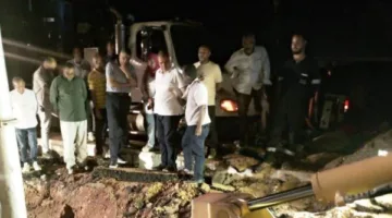 محافظ أسوان يتولى مسؤولية إصلاح عطل طارئ في خط مياه رئيسي بمنطقة الكرور