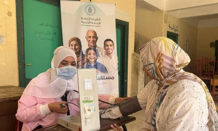 محافظ أسوان يثني على وجود الفرق الطبية حول مراكز اقتراع انتخابات مجلس الشيوخ محافظ أسوان يثني على وجود الفرق الطبية حول مراكز اقتراع انتخابات مجلس الشيوخ