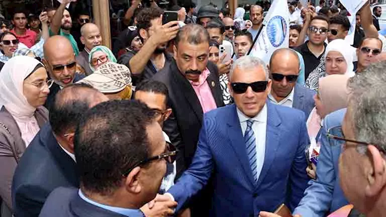 محافظ الإسماعيلية يثني على حسن التنظيم والتزام الناخبين في انتخابات مجلس الشيوخ