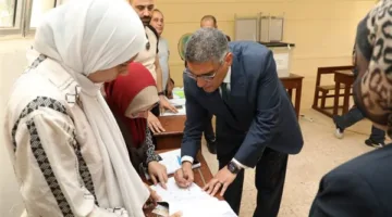 محافظ الجيزة يشارك في انتخابات مجلس الشيوخ ويتأكد من سير العملية الانتخابية بسلاسة
