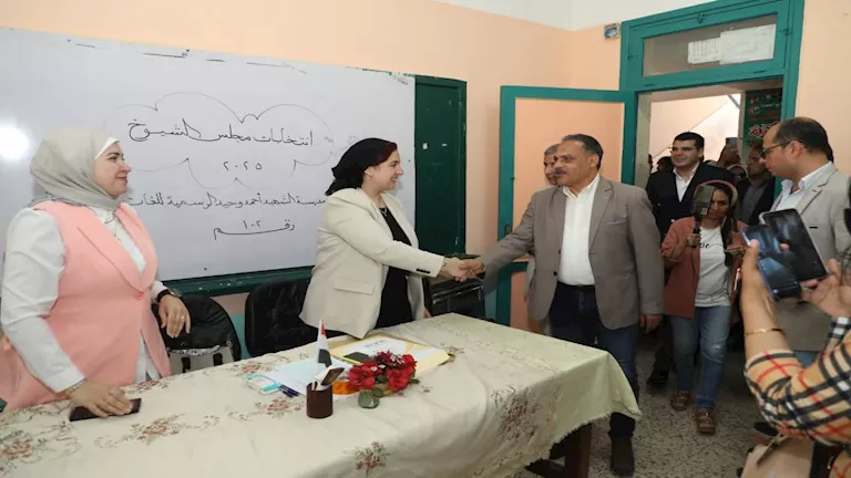 محافظ الشرقية يراقب تقدم انتخابات الشيوخ في ظل إقبال واضح – صور محافظ الشرقية يراقب تقدم انتخابات الشيوخ في ظل إقبال واضح – صور