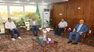 محافظ القليوبية يستقبل نائب وزير الصحة لشؤون الطب الوقائي والرعاية الصحية