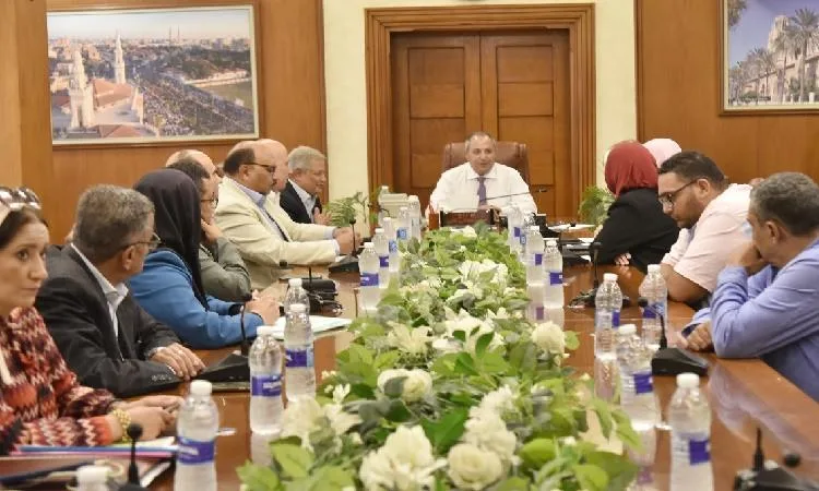 محافظ بورسعيد يتباحث مع رئيس الشركة القابضة للمياه حول آليات التعاون المشترك