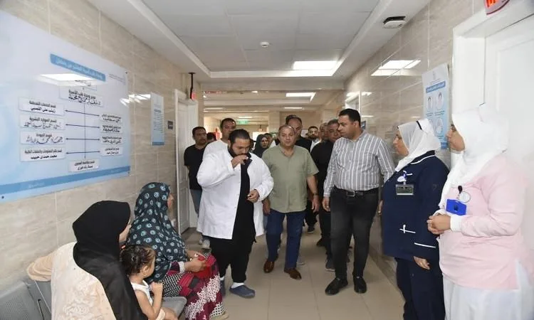 محافظ بورسعيد يشرف على خدمات الرعاية الصحية في وحدة الطب بقرية العاشر من رمضان محافظ بورسعيد يشرف على خدمات الرعاية الصحية في وحدة الطب بقرية العاشر من رمضان