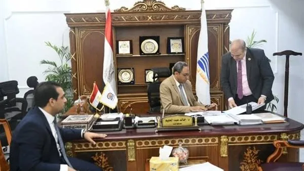 محافظ قنا يعلن تقليص الحد الأدنى للقبول في الثانوية العامة ويعتمد نتائج الدور الثاني للإعدادية محافظ قنا يعلن تقليص الحد الأدنى للقبول في الثانوية العامة ويعتمد نتائج الدور الثاني للإعدادية