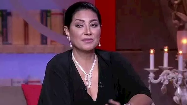 محامي وفاء عامر يوضح تفاصيل مغادرتها البلاد محامي وفاء عامر يوضح تفاصيل مغادرتها البلاد
