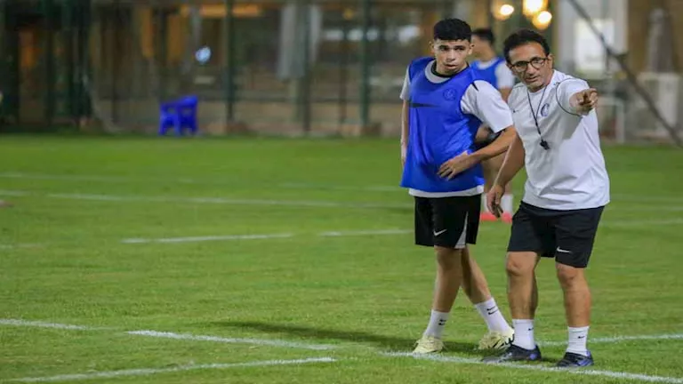 محمد جهينة يوضح لمصراوي أسباب انتقاله من سموحة إلى كهرباء الإسماعيلية. محمد جهينة يوضح لمصراوي أسباب انتقاله من سموحة إلى كهرباء الإسماعيلية.