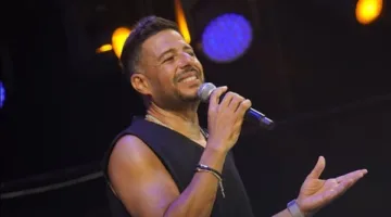 محمد حماقي يُبهِر مهرجان مراسي ويُقدم لجمهوره أغنية “أحب مصر”