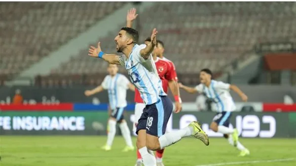 محمد فاروق: الأهلي يشعر بالاستياء بعد الهزيمة أمام بيراميدز وفرض عقوبات مالية تصل إلى نصف مليون جنيه محمد فاروق: الأهلي يشعر بالاستياء بعد الهزيمة أمام بيراميدز وفرض عقوبات مالية تصل إلى نصف مليون جنيه