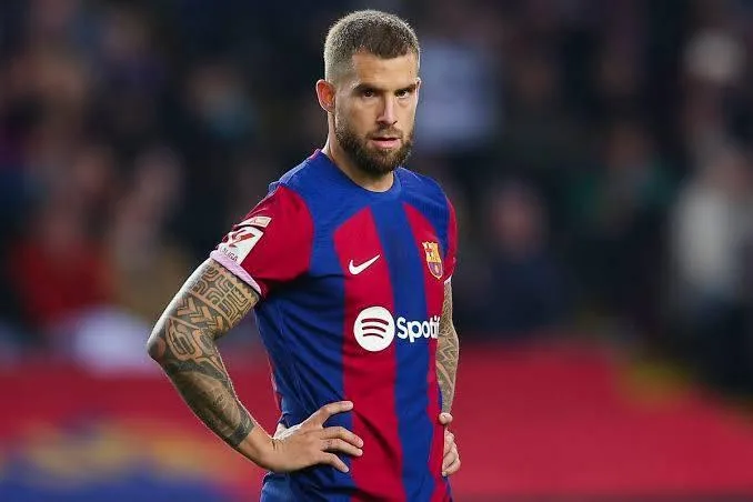 مدافع برشلونة مارتينز يتجه نحو النصر السعودي مدافع برشلونة مارتينز يتجه نحو النصر السعودي