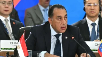 مدبولي يراقب توفر الأدوية ويحث على تسديد مستحقات “الشراء الموحد” بسرعة.