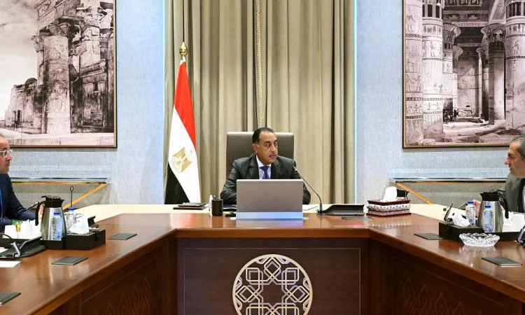 مدبولي يستعرض مشاريع واستثمارات شركة التنمية العمرانية للعاصمة الإدارية مدبولي يستعرض مشاريع واستثمارات شركة التنمية العمرانية للعاصمة الإدارية