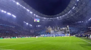 مدرب مارسيليا يتعارك مع لاعب قديم له.. فيديو