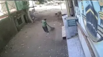 “مستقبل وطن” يقدم التعازي لأسرة عامل النظافة الذي وافته المنية أثناء عمله في الشرقية ويقوم بتسليم الدعم.