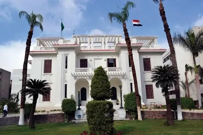 مصدر خاص لـ”الحرية”: استدعاء رئيس حي الدقي ونائبه في ساعات الفجر بسبب شكاوى من مسؤول رفيع المستوى مصدر خاص لـ”الحرية”: استدعاء رئيس حي الدقي ونائبه في ساعات الفجر بسبب شكاوى من مسؤول رفيع المستوى